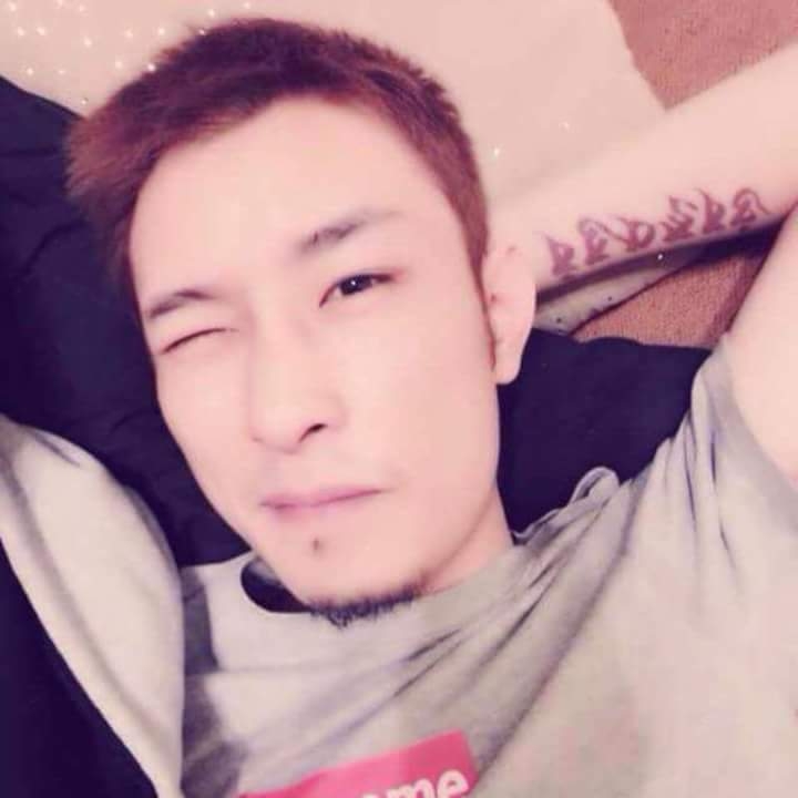 难得拥抱的第一张照片--闽侯相亲服务中心