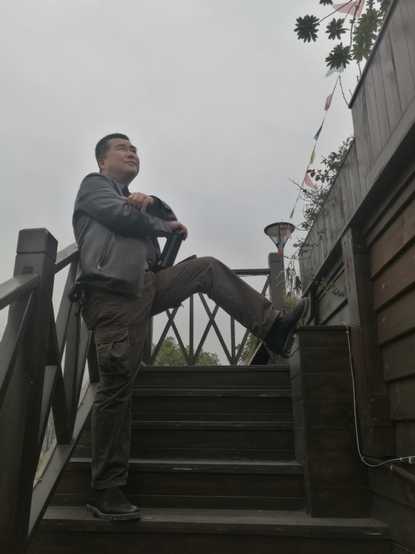 孤单背影的第一张照片--闽侯相亲服务中心