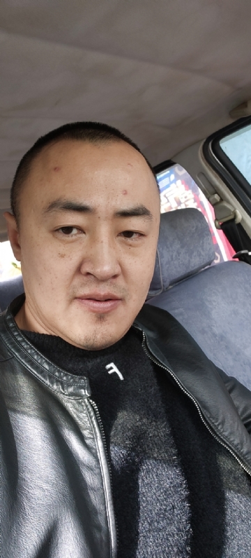 精神九哥的第一张照片--闽侯相亲服务中心