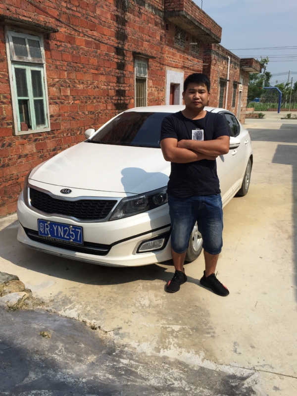 独坐街头的第三张照片--闽侯相亲服务中心