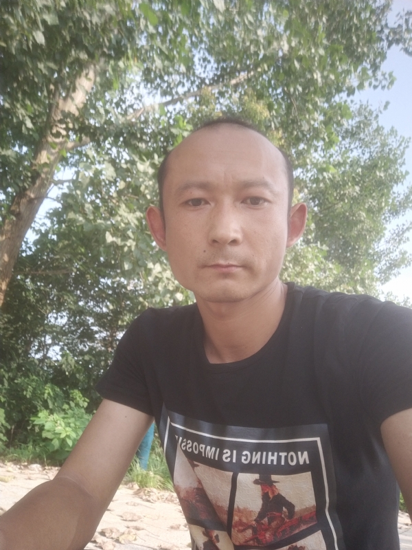 80大叔的第一张照片--闽侯相亲服务中心