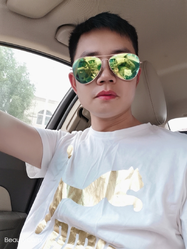 奋斗的第一张照片--闽侯相亲服务中心