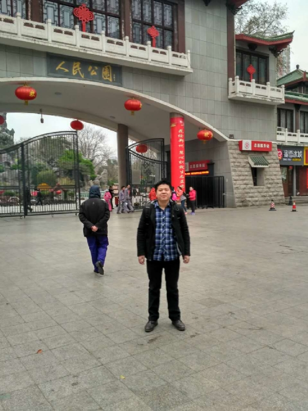 在奋斗的第一张照片--闽侯相亲服务中心