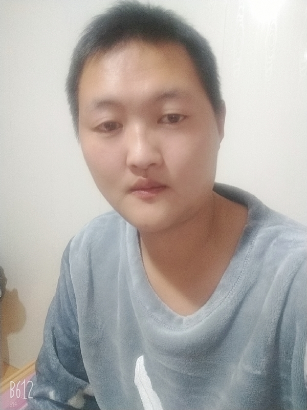 烟圈里透着伤的第一张照片--闽侯相亲服务中心