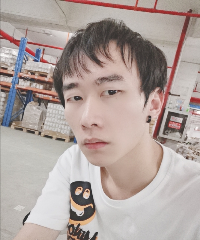 巷子里的猫的第一张照片--闽侯相亲服务中心