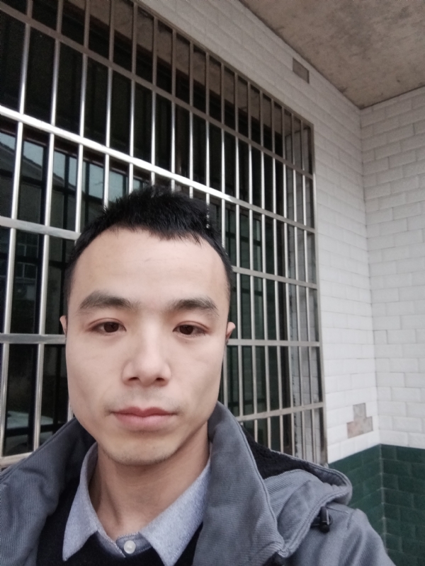 笑得那么开心的第三张照片--闽侯相亲服务中心