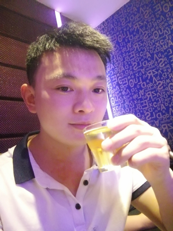 幸福的拥抱的第一张照片--闽侯相亲服务中心