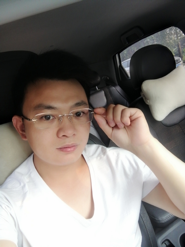 幸福的拥抱的第二张照片--闽侯相亲服务中心