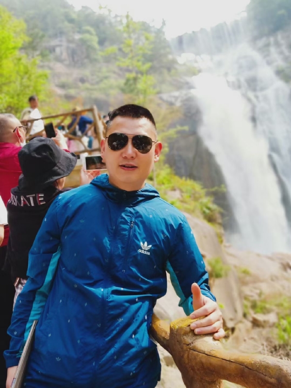 钟爱一生的第一张照片--闽侯相亲服务中心