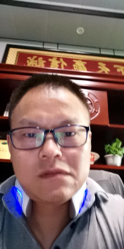 模具工匠的第一张照片--闽侯相亲服务中心