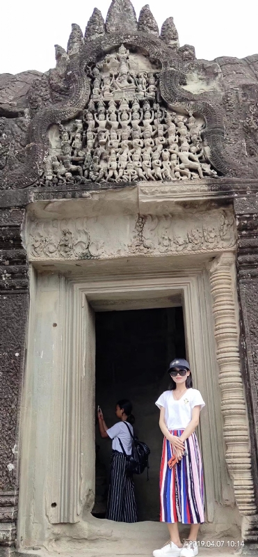 桃花与酒的第一张照片--闽侯相亲服务中心