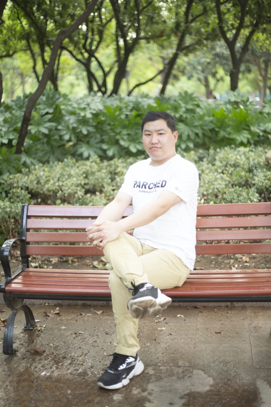 抱着鱼睡觉的猫的第一张照片--闽侯相亲服务中心