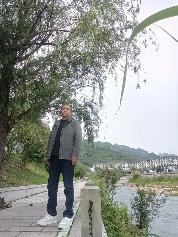 飞雪飘零的第一张照片--闽侯相亲服务中心