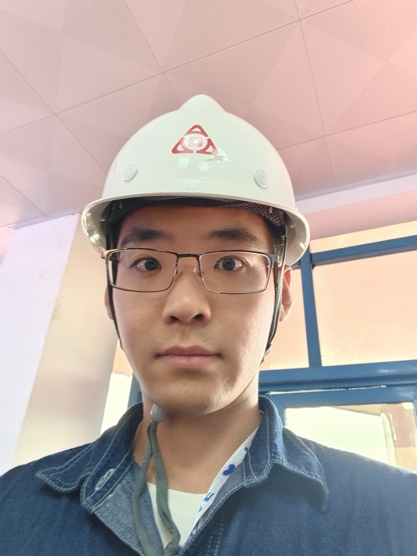 何鹏宇的第二张照片--闽侯相亲服务中心