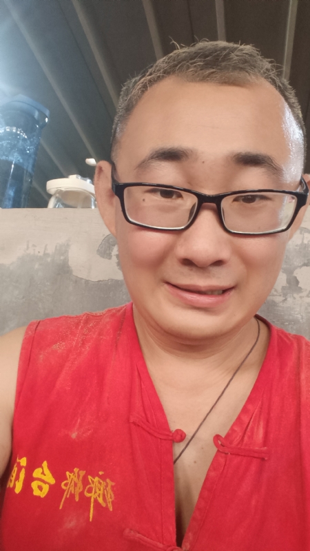 黑黑一笑的第二张照片--闽侯相亲服务中心