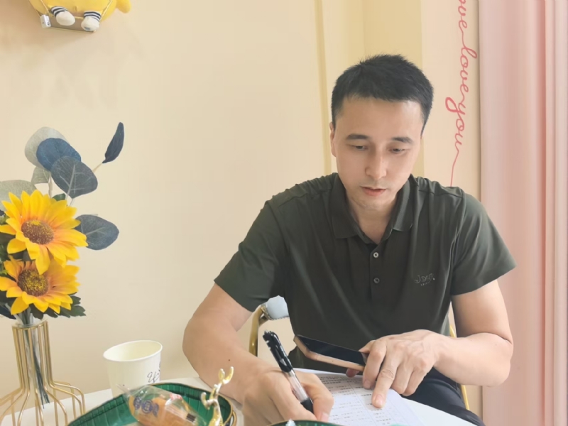 笑看一切的第二张照片--闽侯相亲服务中心